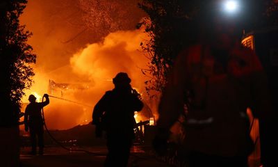 First Thing: More than 1,400 firefighters tackle ‘unprecedented’ California fires