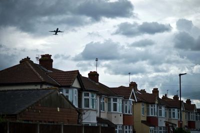 Living near an airport could increase risk of heart attack – study