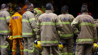 Australian fire crews wait for American assistance call