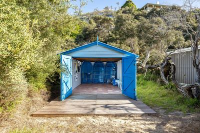 Mornington Peninsula beach box’s $910,000 to $1m listing higher than median Melbourne home