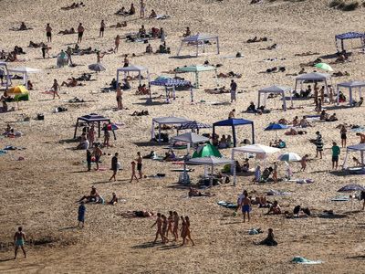 Why Australians are split about their beach cabanas