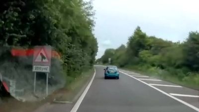 Watch: Drunk driver drives into oncoming traffic after swerving across M25 motorway