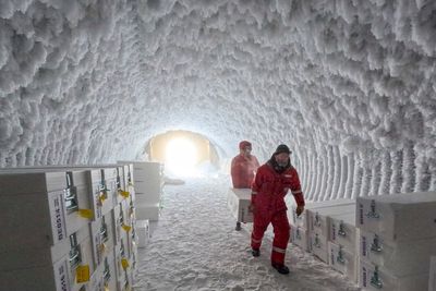 Scientists drill deep into the earth's core to reveal secrets of ancient ice
