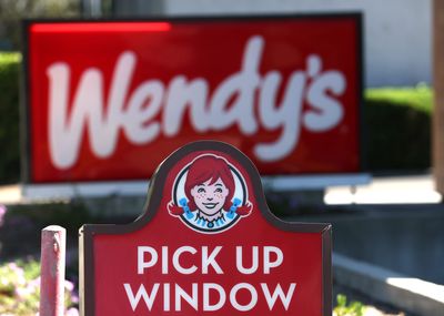 Wendy’s burgers for 25 cents? How to get a cheap meal this week.