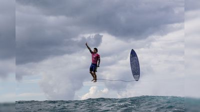 This viral image from the Paris Olympics won gold at the World Sports Photography Awards 2025