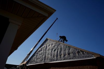 Average US long-term mortgage rate inches up to 6.93% this week for fourth straight increase