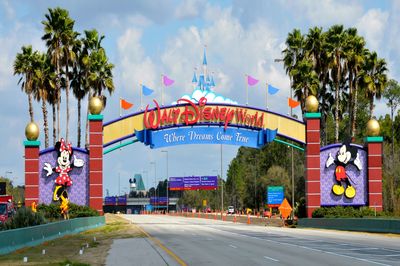 I put ChatGPT vs Gemini to the test with 7 prompts to help me plan my family's Disney vacation — here's the winning chatbot