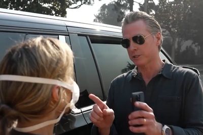 California mother confronts governor Gavin Newsom over raging wildfires in Los Angeles