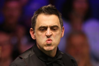 Ronnie O'Sullivan withdraws from Masters defence on 'medical grounds' as Neil Robertson takes his place