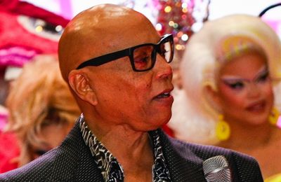 'We're gonna remember our dear The Vivienne...' RuPaul pays touching tribute to late star at opening of DragCon UK 2025