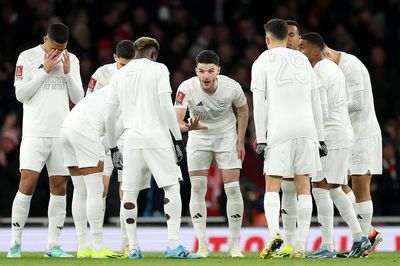 Why are Arsenal wearing an all-white kit vs Manchester United in the FA Cup?