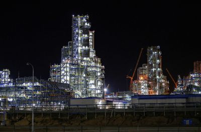 US targets Russia’s oil sector with ‘sweeping’ sanctions