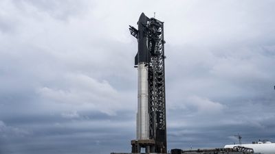 What time is SpaceX's Starship Flight 7 launch test today?