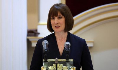 Rachel Reeves says better ties with China will boost UK growth as she arrives in Beijing