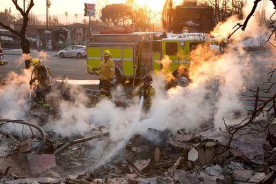 Jennifer Garner leads wildfire volunteers after friend ‘did not get out in time’