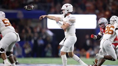 Quinn Ewers, Texas Linemen Break Out 'Dodgeball' Celebration Following Game-Tying TD