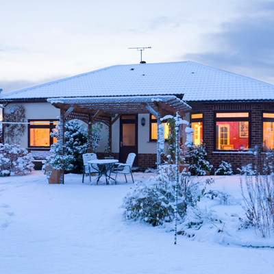 What does your roof look like in the snow? How snow and frost can indicate if it’s time to upgrade your loft insulation