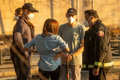 Meghan and Harry make surprise appearance at LA food bank to support fire victims