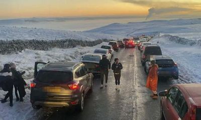 Gritters stopped by 200 cars double parked on Peak District road, says council