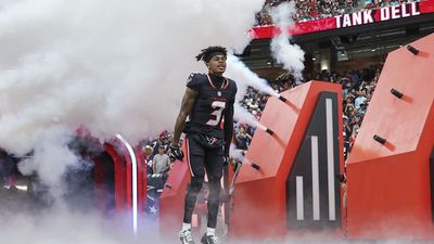 Texans Pay Sweet Tribute to Tank Dell As Receiver Returns to Watch Playoff Game