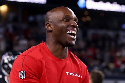 DeMeco Ryans resuscitated the Texans’ playoff hopes by torturing Justin Herbert