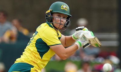 Alyssa Healy finds form as England fail to get out of second gear in Women’s Ashes ODI