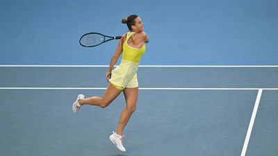 Sabalenka downs Stephens as title defence begins