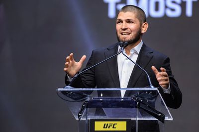 UFC champion Khabib Nurmagomedov removed from Frontier Airlines flight