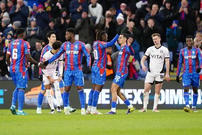 Early Eberechi Eze strike sends Crystal Palace through to round four