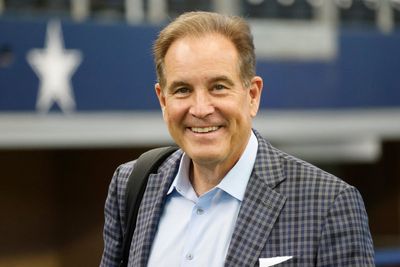CBS' Jim Nantz will reach a rare broadcasting milestone when he calls his 500th NFL game Sunday