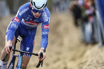 Dutch National Cyclocross Championships: Tibor del Grosso secures stunning victory after three-way battle for elite men's title