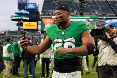 Eagles trio of stars arrive for wild card game vs. Packers dressed for business