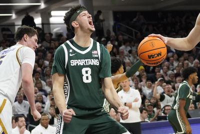 MSU Basketball remains hot, handles Northwestern in road win