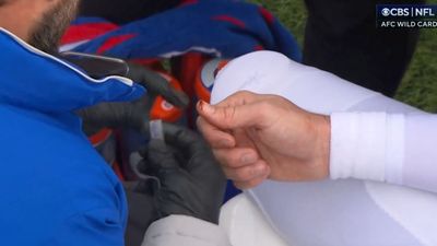 Bills' Josh Allen Seen Dealing With Bloody Thumb Injury Late vs. Broncos