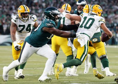 Nightmare start for Packers to open postseason in Philadelphia