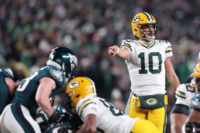 Packers turn ball over 3 times, trail 10-0 after first half vs. Eagles