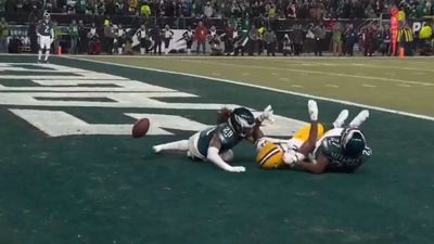 Packers WR Romeo Doubs Helped to Locker Room After Slamming Head on Turf vs. Eagles