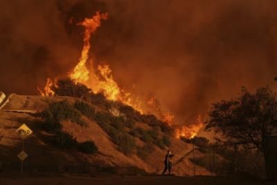 Los Angeles Firefighters Prepare For High-Risk Areas Amid Wind Threats