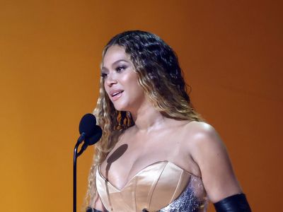 Beyoncé pledges $2.5m to LA fire relief after blazes ravage California homes