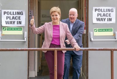 Nicola Sturgeon announces end of marriage to former SNP chief executive Peter Murrell