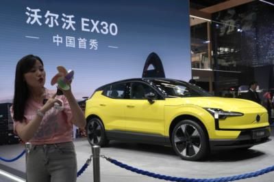 China's Electric Vehicle Sales Surge While Gasoline Cars Decline