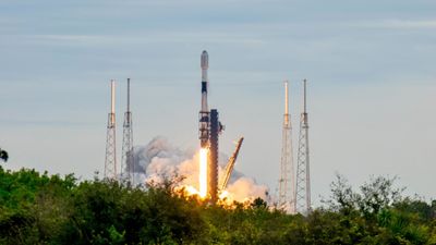 SpaceX launches 21 Starlink satellites from Florida, lands booster for 15th time (video)