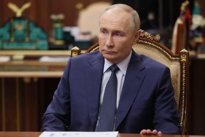 Russia says Iran's president will visit this week and sign a partnership pact with Putin