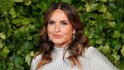 Mariska Hargitay's Thanksgiving tablescape proves that seasonal decor has a longer lifespan than we thought