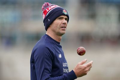 James Anderson ready to restart career with Lancashire after signing new deal