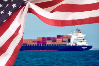 2 Stocks to Gain From Trump Universal Tariffs on Critical Imports