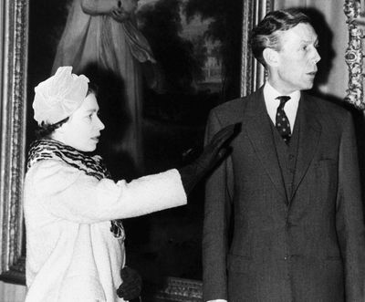 Elizabeth II ‘very calm’ when warned about Russian spy Anthony Blunt, newly released MI5 documents show