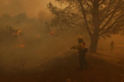 Over 900 Incarcerated Firefighters Battling Wildfires In California