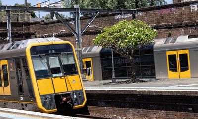 Sydney train passengers warned of delays and slow journeys as pay dispute drags on