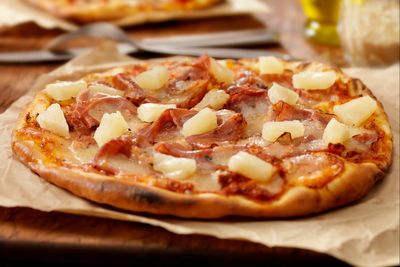 The crafty reason a pizza restaurant is serving £100 for a Hawaiian